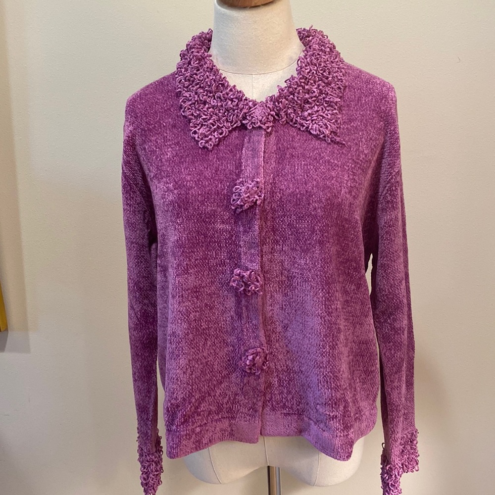 NWOT Stunning Fuchsia Pink Chenille Snap Front Closure in Size Large Sweater.